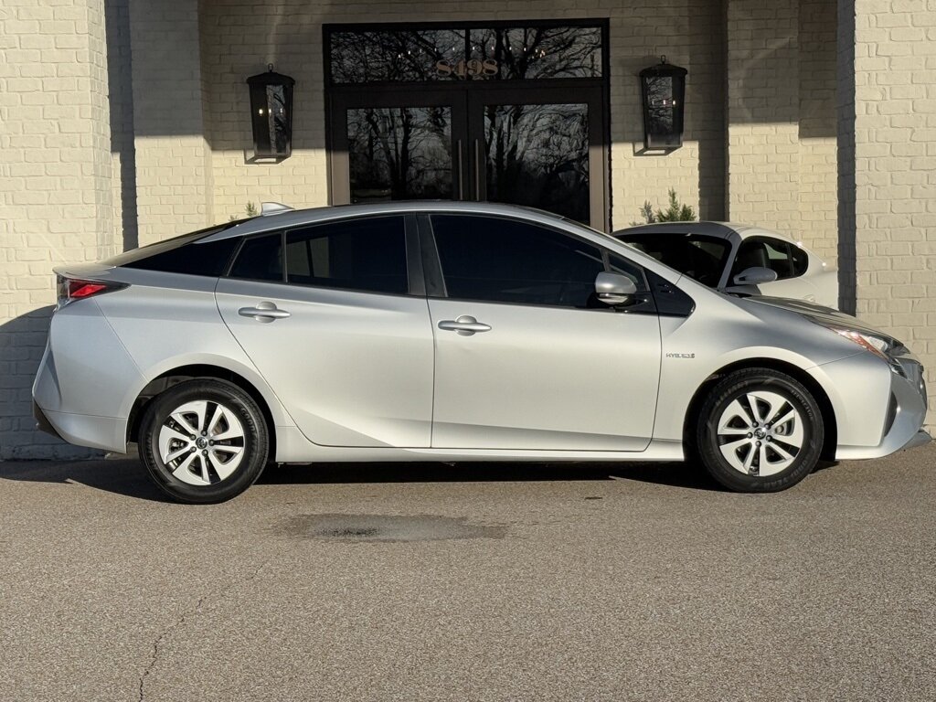 2016 Toyota Prius Three   - Photo 34 - Martin, TN 38237