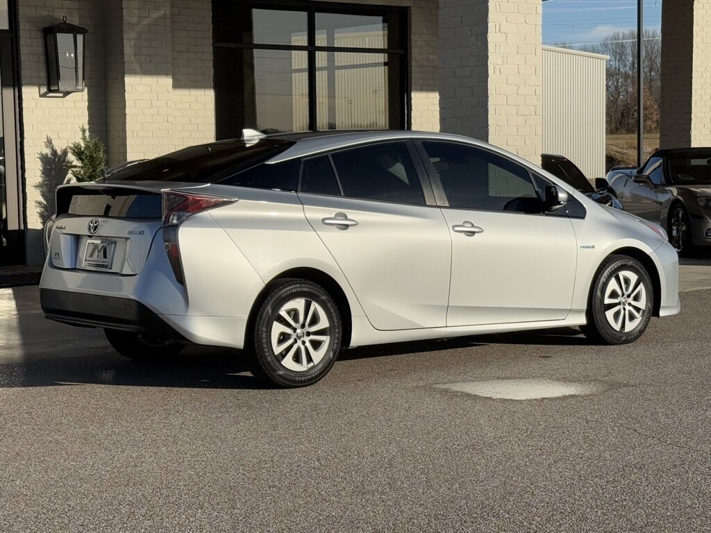 2016 Toyota Prius Three   - Photo 5 - Martin, TN 38237