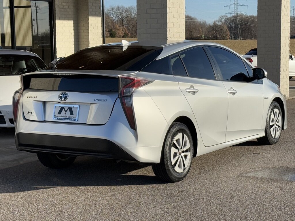 2016 Toyota Prius Three   - Photo 6 - Martin, TN 38237