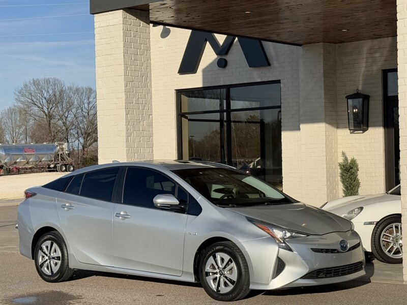 2016 Toyota Prius Three   - Photo 1 - Martin, TN 38237