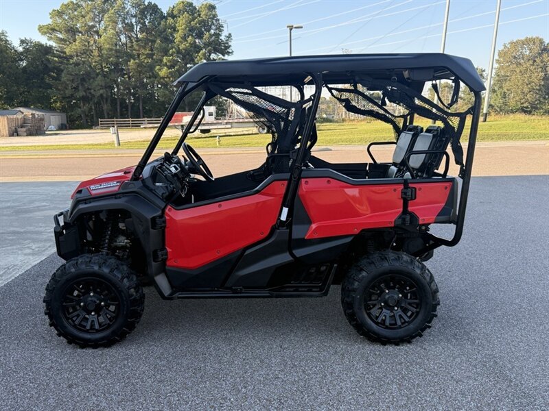 2021 Honda PIONEER 1000-5 DELUXE   - Photo 4 - Martin, TN 38237
