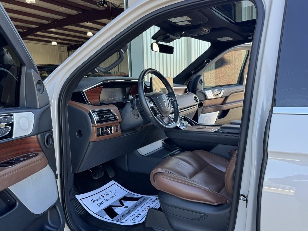 2024 Lincoln Navigator Reserve   - Photo 19 - Martin, TN 38237