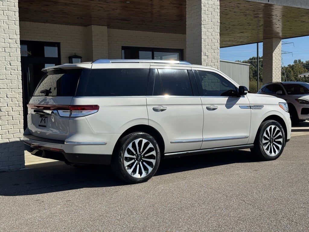 2024 Lincoln Navigator Reserve   - Photo 12 - Martin, TN 38237