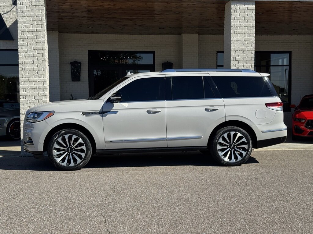 2024 Lincoln Navigator Reserve   - Photo 6 - Martin, TN 38237