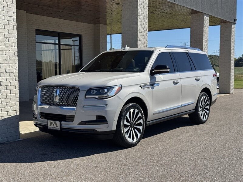 2024 Lincoln Navigator Reserve   - Photo 3 - Martin, TN 38237