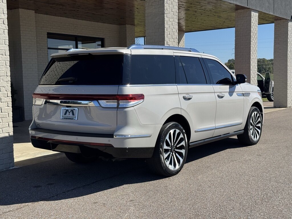 2024 Lincoln Navigator Reserve   - Photo 11 - Martin, TN 38237