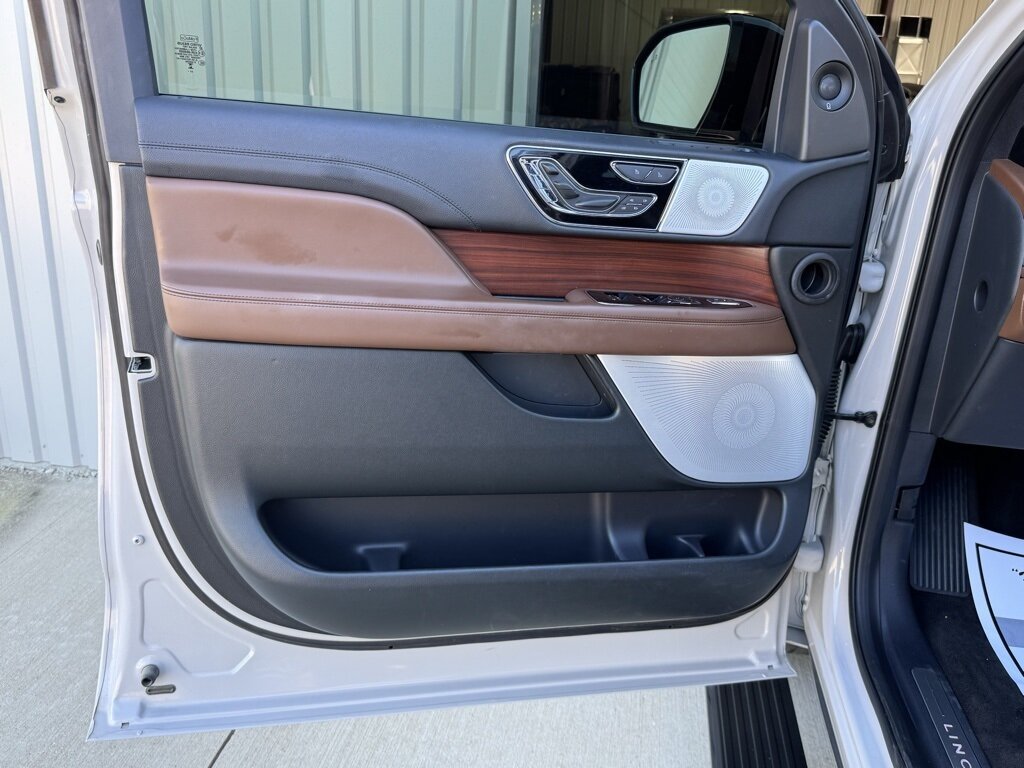2024 Lincoln Navigator Reserve   - Photo 33 - Martin, TN 38237