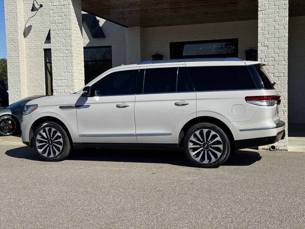 2024 Lincoln Navigator Reserve   - Photo 7 - Martin, TN 38237