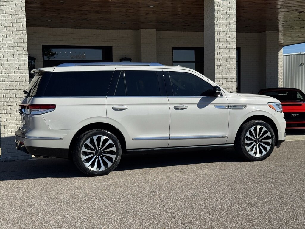 2024 Lincoln Navigator Reserve   - Photo 13 - Martin, TN 38237