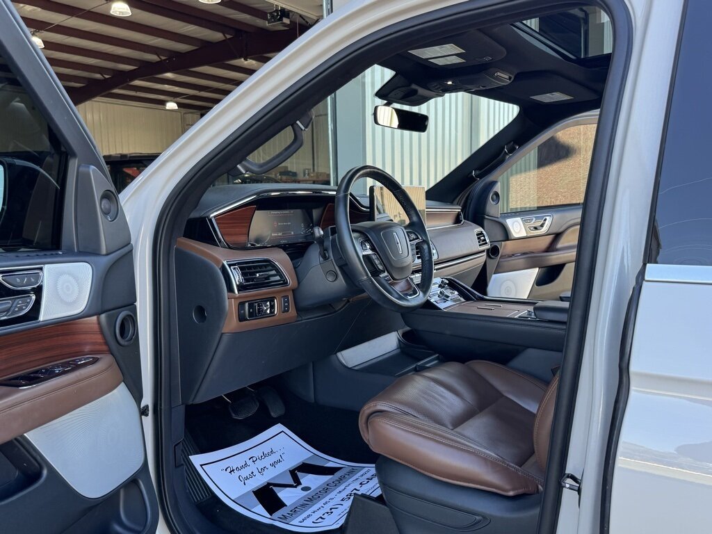 2024 Lincoln Navigator Reserve   - Photo 20 - Martin, TN 38237