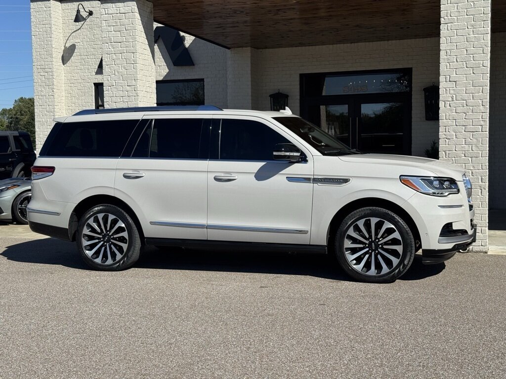 2024 Lincoln Navigator Reserve   - Photo 15 - Martin, TN 38237