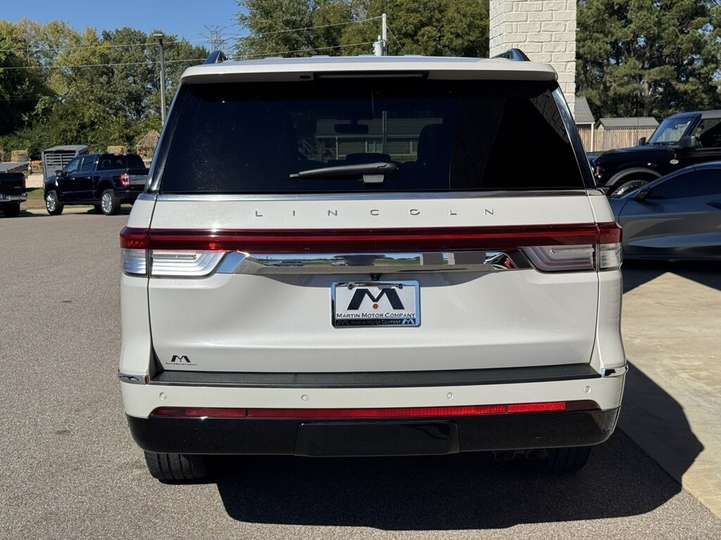 2024 Lincoln Navigator Reserve   - Photo 10 - Martin, TN 38237