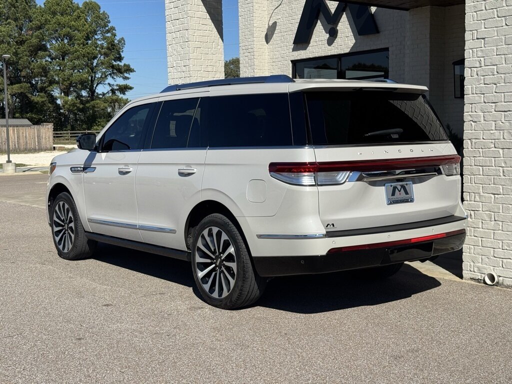 2024 Lincoln Navigator Reserve   - Photo 9 - Martin, TN 38237