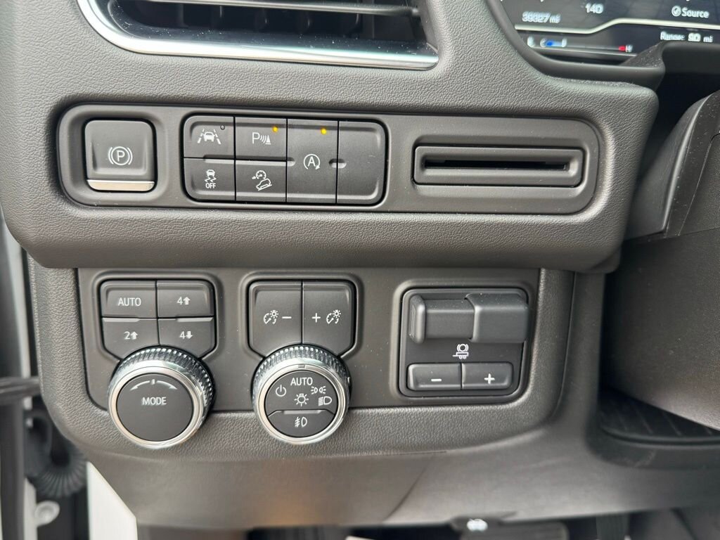 2023 GMC Yukon AT4   - Photo 33 - Martin, TN 38237