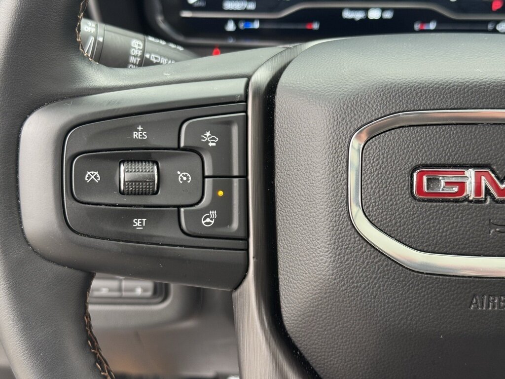 2023 GMC Yukon AT4 - Photo 25 - Martin, TN 38237