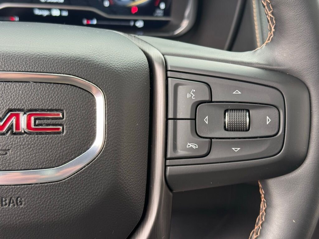 2023 GMC Yukon AT4   - Photo 26 - Martin, TN 38237