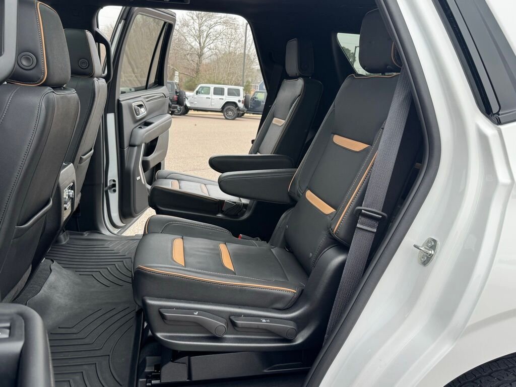 2023 GMC Yukon AT4   - Photo 36 - Martin, TN 38237
