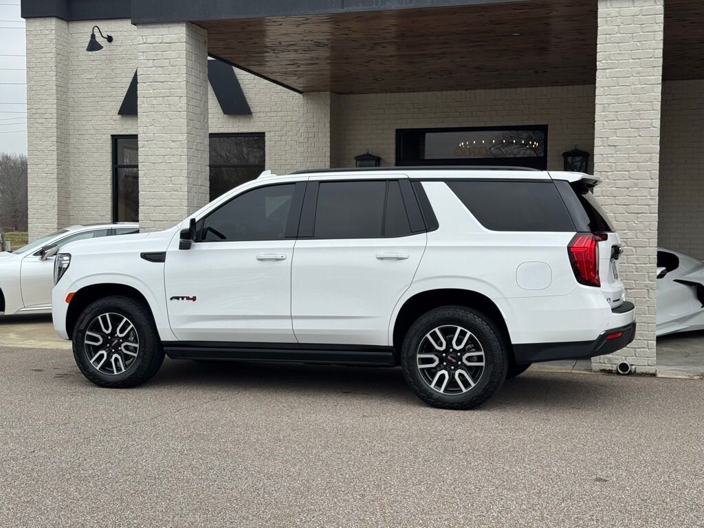 2023 GMC Yukon AT4   - Photo 8 - Martin, TN 38237