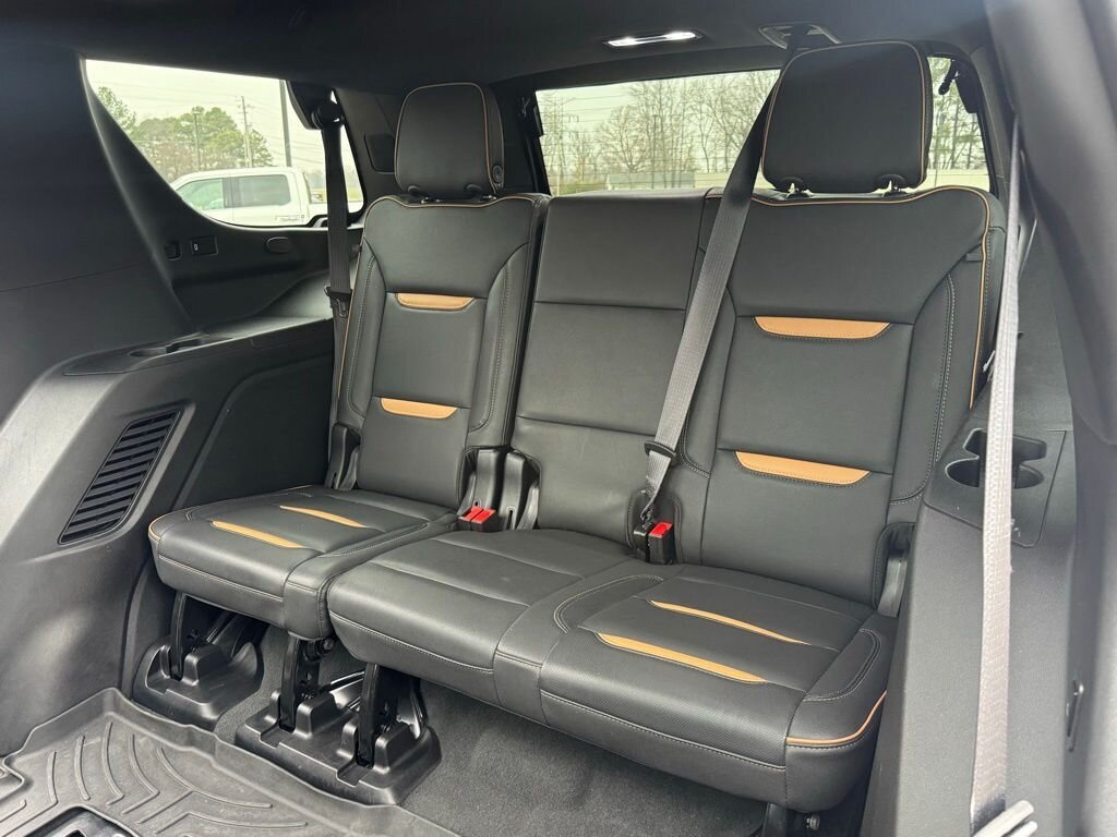 2023 GMC Yukon AT4   - Photo 38 - Martin, TN 38237