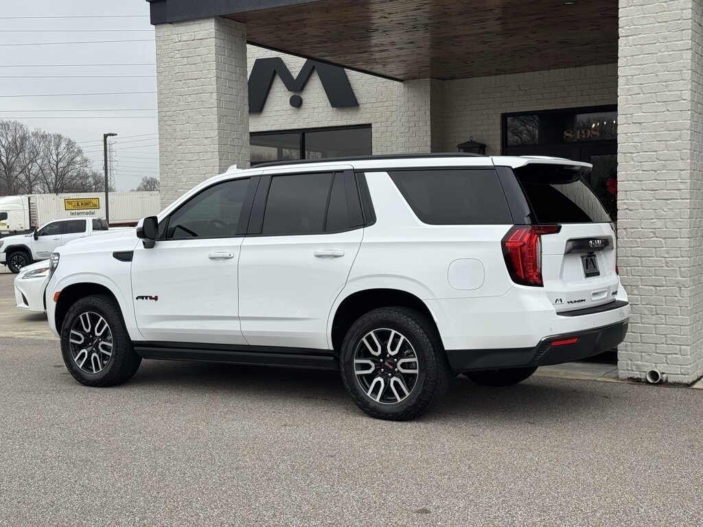 2023 GMC Yukon AT4 - Photo 9 - Martin, TN 38237