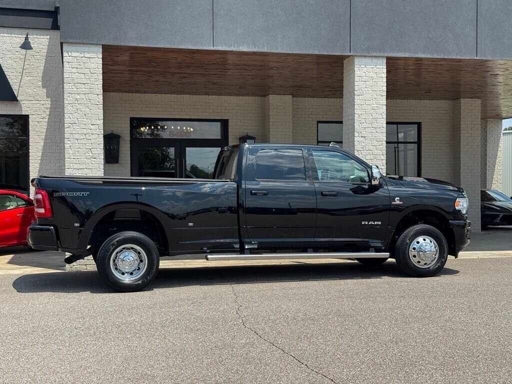 2024 RAM 3500 Laramie - Photo 16 - Martin, TN 38237