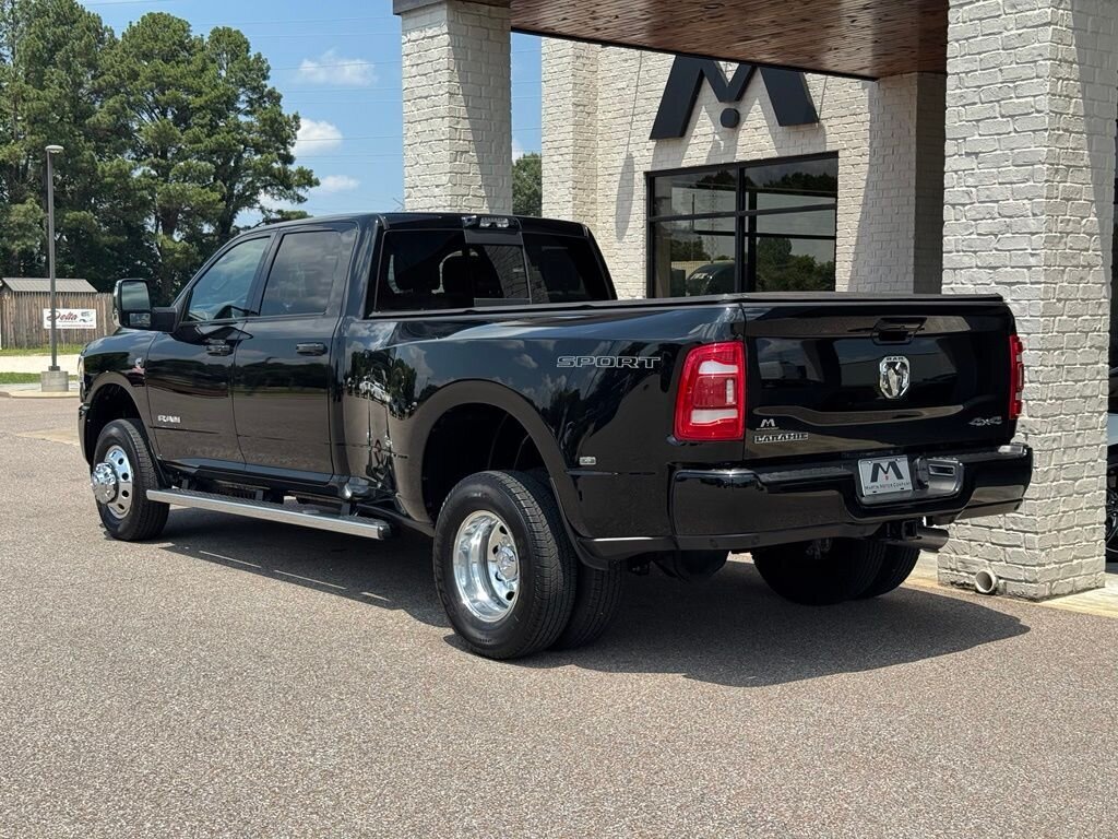 2024 RAM 3500 Laramie - Photo 11 - Martin, TN 38237