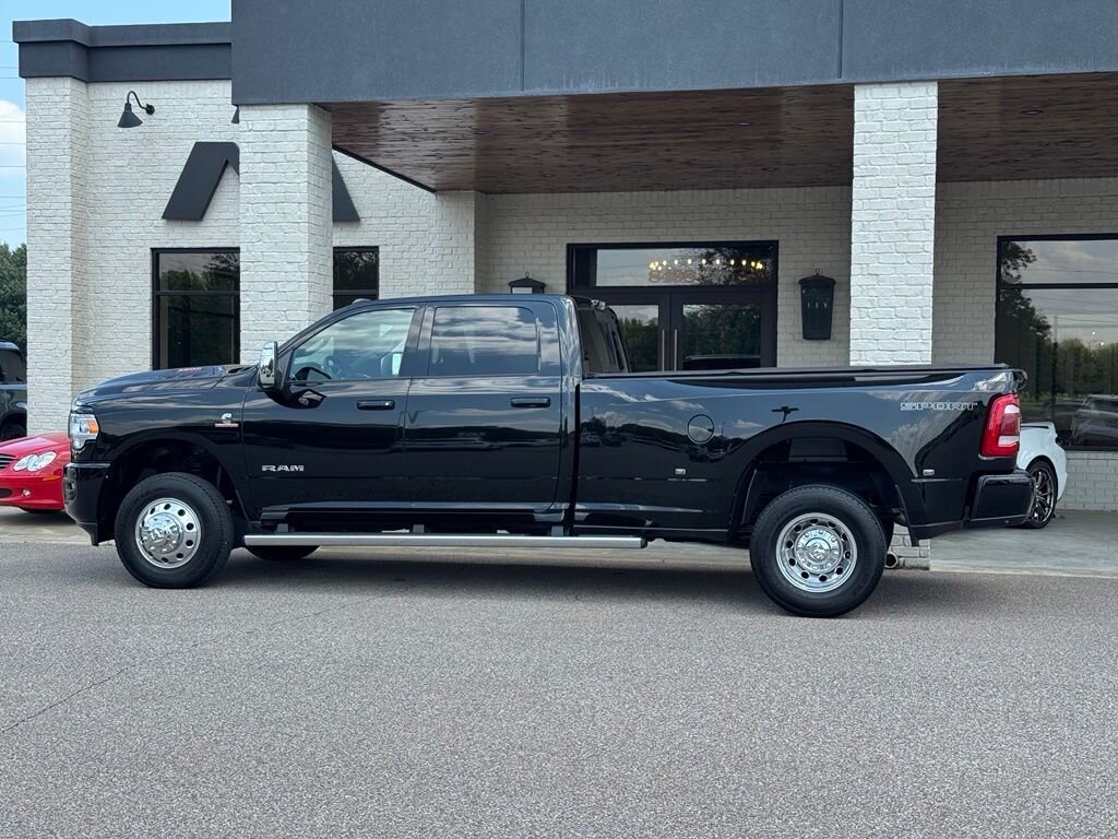 2024 RAM 3500 Laramie - Photo 8 - Martin, TN 38237