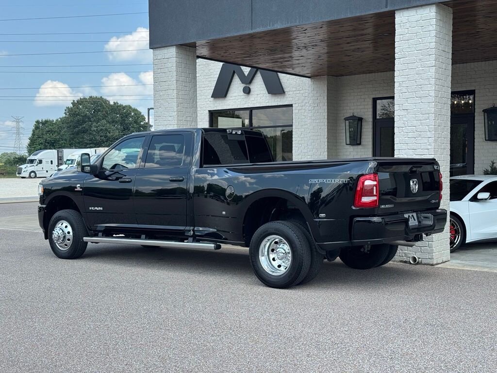 2024 RAM 3500 Laramie - Photo 10 - Martin, TN 38237