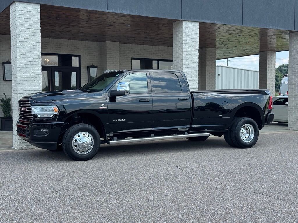 2024 RAM 3500 Laramie - Photo 5 - Martin, TN 38237