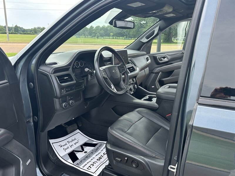 2021 Chevrolet Suburban RST   - Photo 2 - Martin, TN 38237