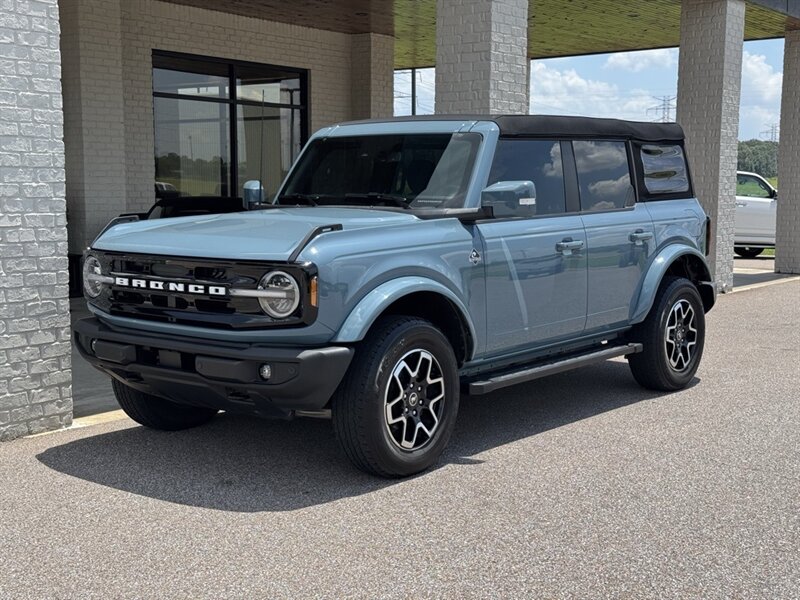2023 Ford Bronco Outer Banks - Photo 3 - Martin, TN 38237