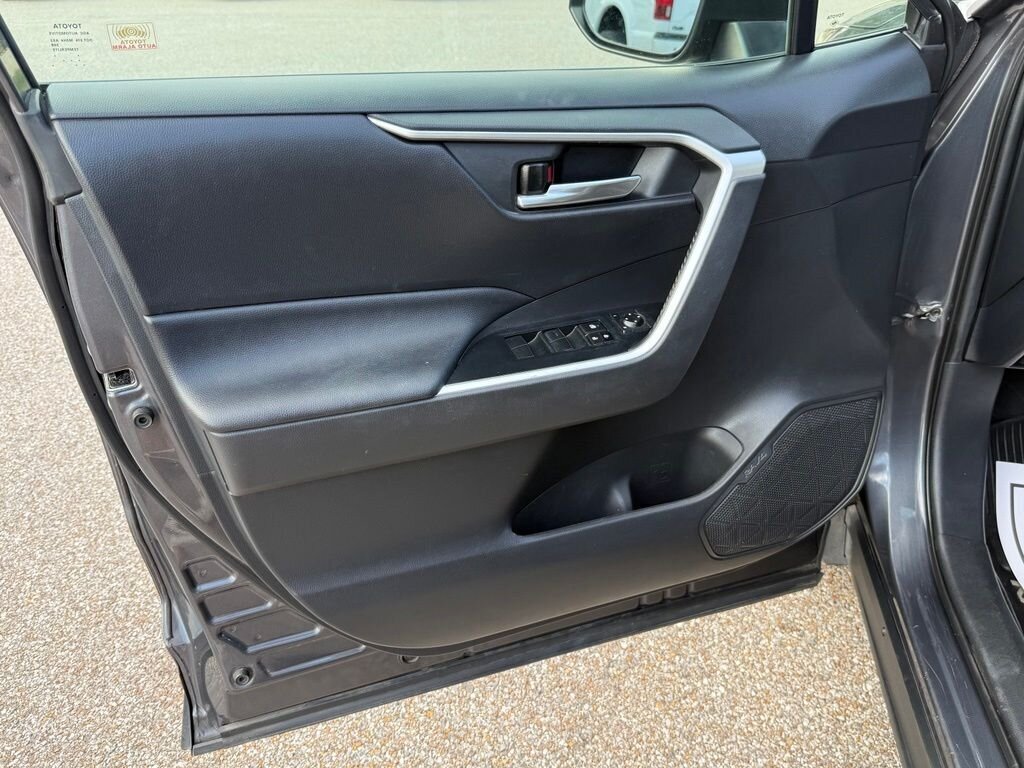 2019 Toyota RAV4 XLE   - Photo 26 - Martin, TN 38237