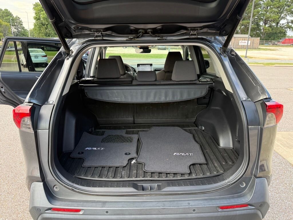 2019 Toyota RAV4 XLE   - Photo 34 - Martin, TN 38237