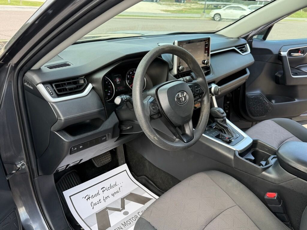2019 Toyota RAV4 XLE   - Photo 14 - Martin, TN 38237