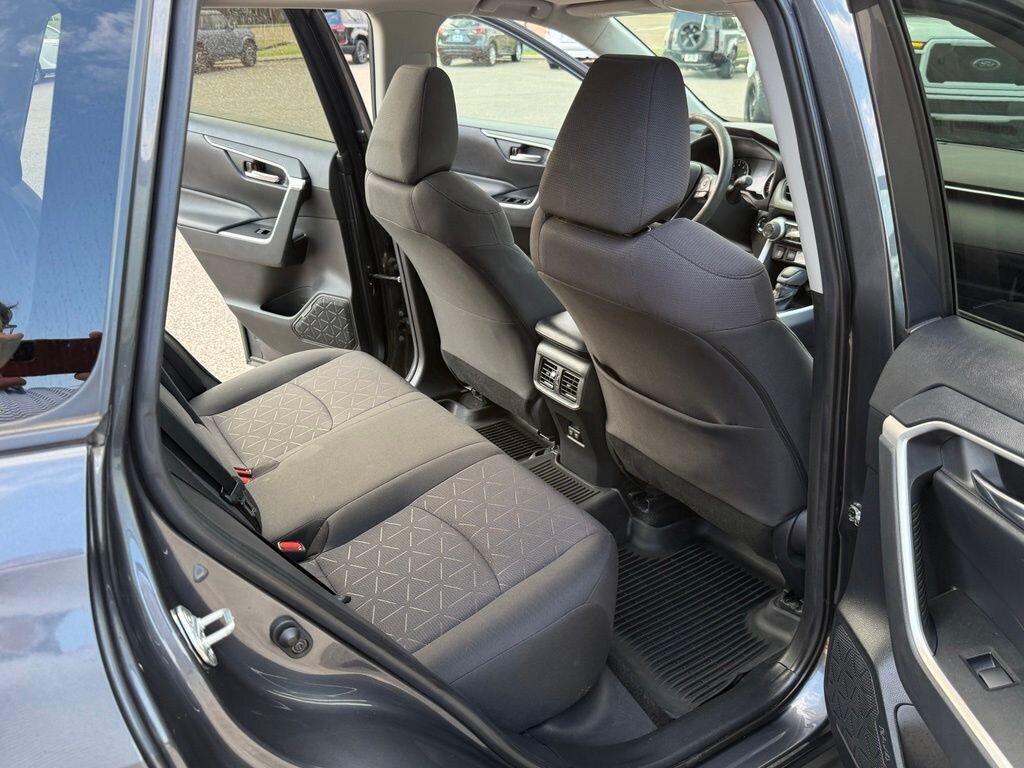 2019 Toyota RAV4 XLE   - Photo 29 - Martin, TN 38237