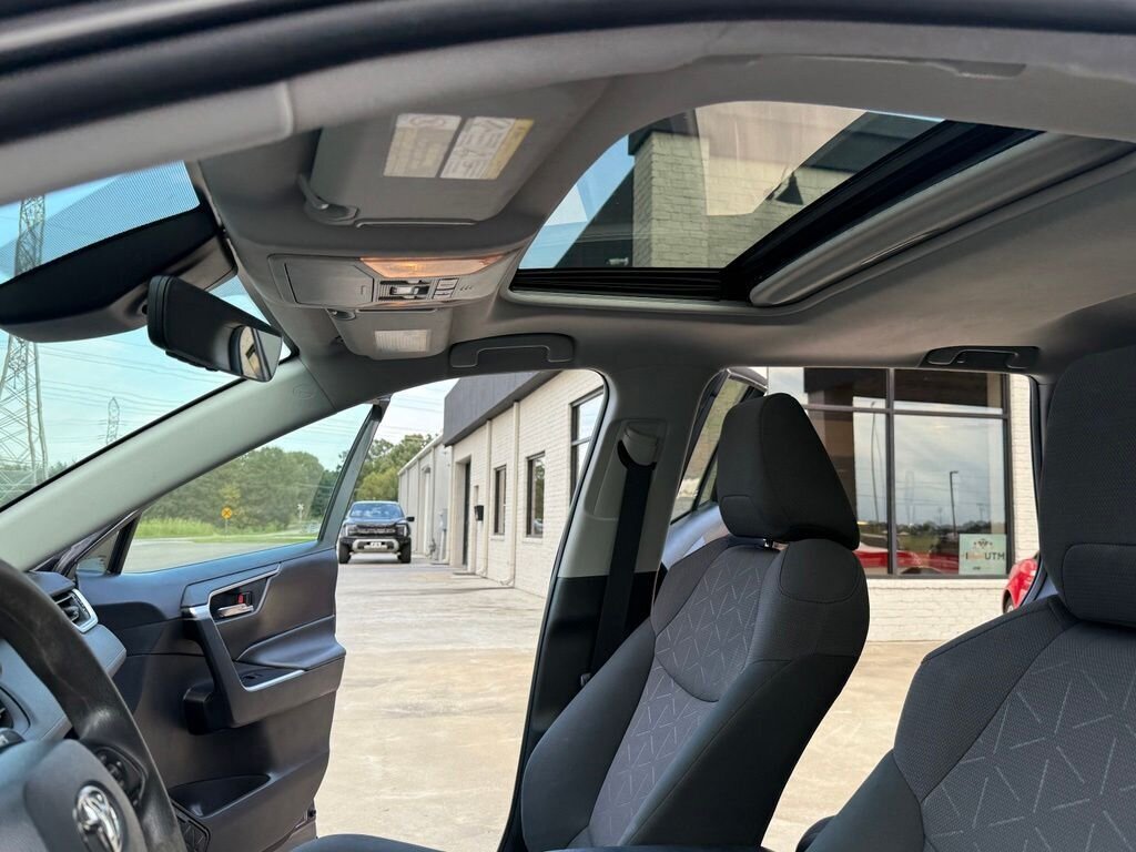 2019 Toyota RAV4 XLE   - Photo 23 - Martin, TN 38237