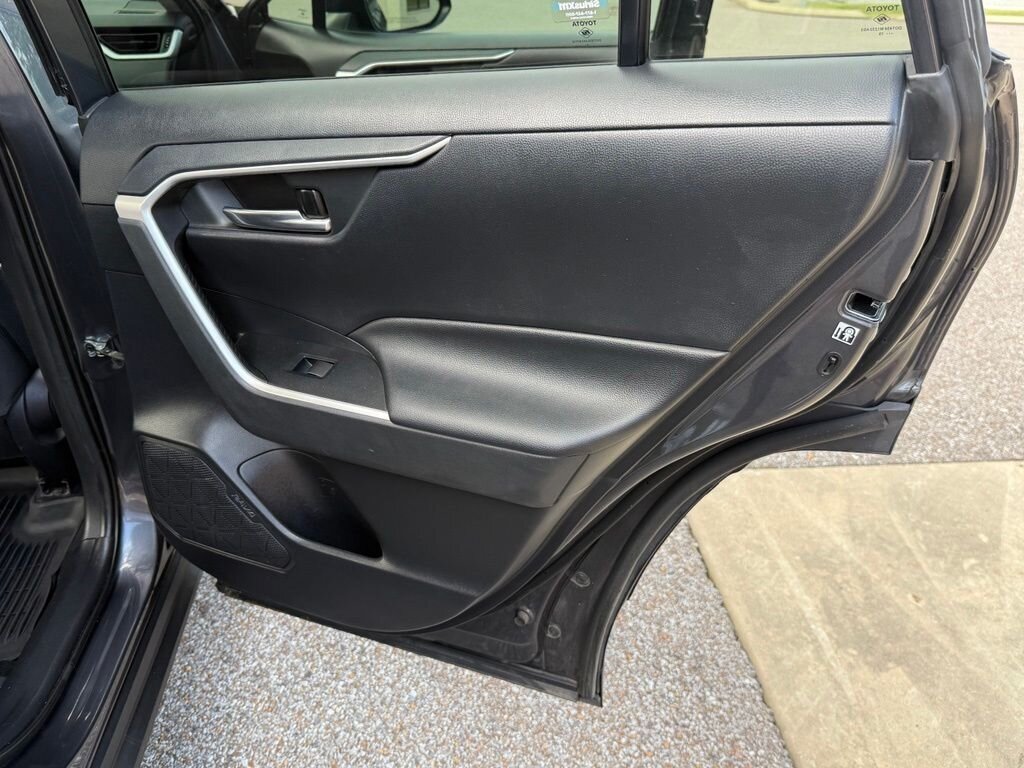 2019 Toyota RAV4 XLE   - Photo 30 - Martin, TN 38237