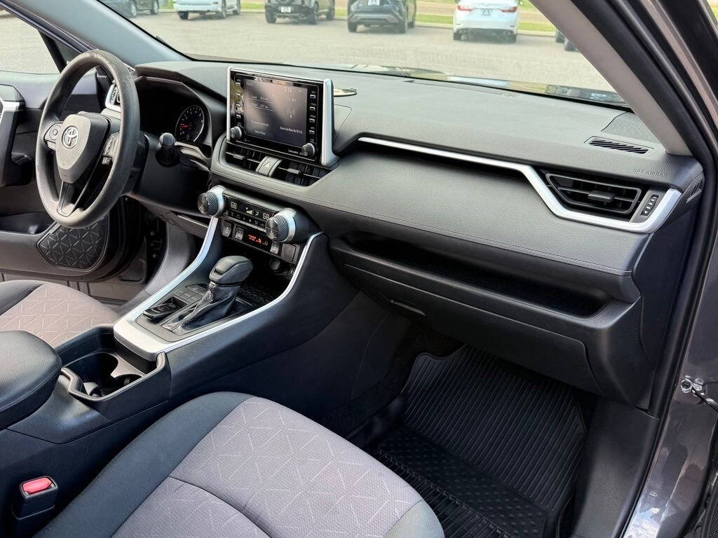 2019 Toyota RAV4 XLE   - Photo 32 - Martin, TN 38237