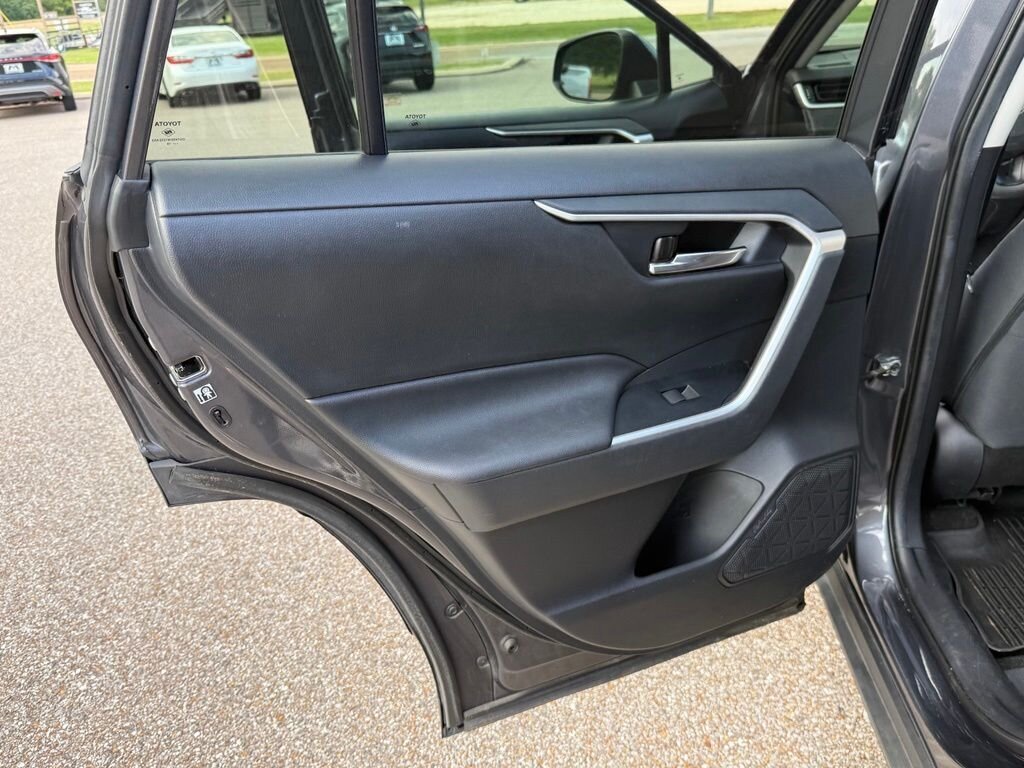 2019 Toyota RAV4 XLE   - Photo 28 - Martin, TN 38237