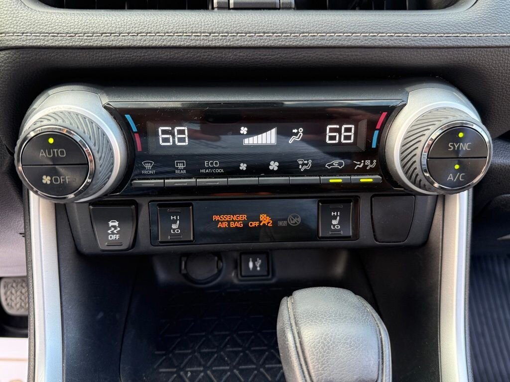 2019 Toyota RAV4 XLE   - Photo 19 - Martin, TN 38237
