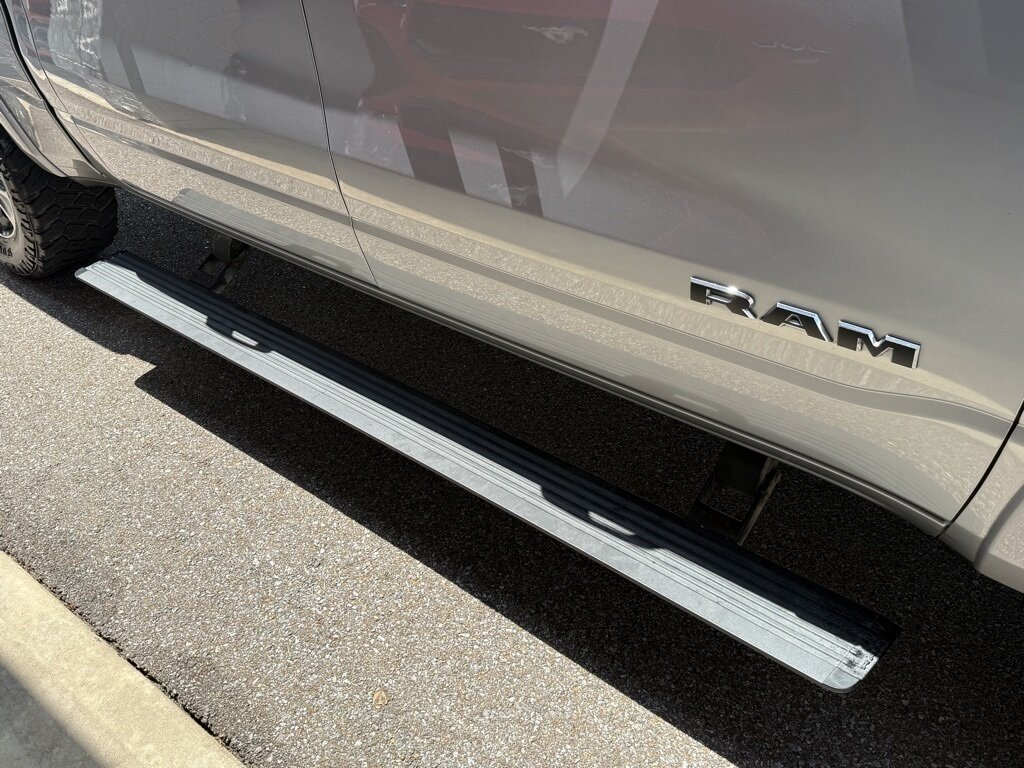 2022 RAM 1500 Laramie   - Photo 16 - Martin, TN 38237