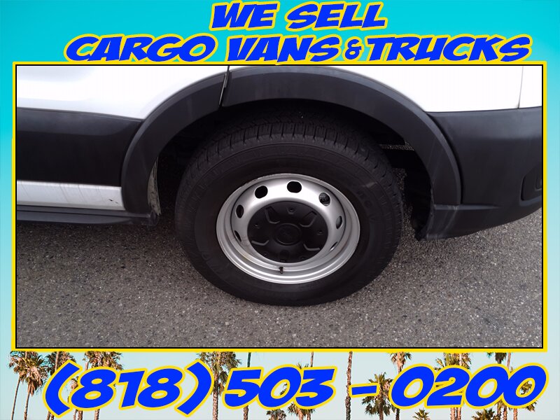 2022 Ford Transit 250  Medium Roof - Photo 9 - North Hollywood, CA 91605