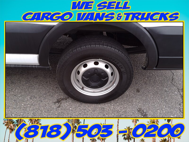 2022 Ford Transit 250  Medium Roof - Photo 22 - North Hollywood, CA 91605