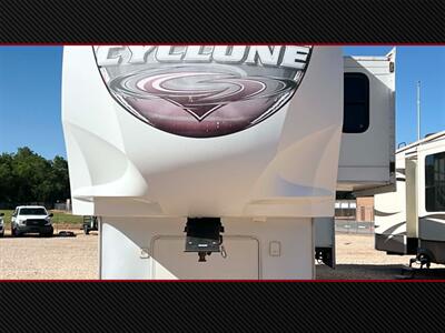 2013 Heartland Cyclone 4100   - Photo 3 - Hurricane, UT 84737