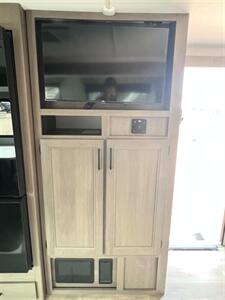 2025 Grand Design RV Transcend - Photo 11 - Hurricane, UT 84737