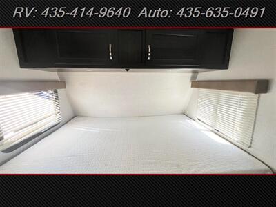 2020 Pacific Coachworks Tango Lite 16BB   - Photo 10 - Hurricane, UT 84737