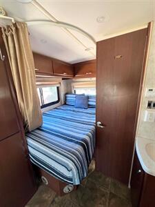 2011 Fleetwood Tioga DSL 24D   - Photo 8 - Hurricane, UT 84737