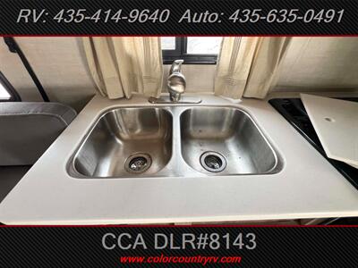 2018 Pacific Coachworks Rage'n   - Photo 9 - Hurricane, UT 84737
