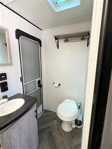 2022 Heartland Prowler 320BH   - Photo 18 - Hurricane, UT 84737