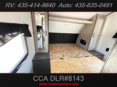 2022 Heartland Prowler 320BH   - Photo 12 - Hurricane, UT 84737